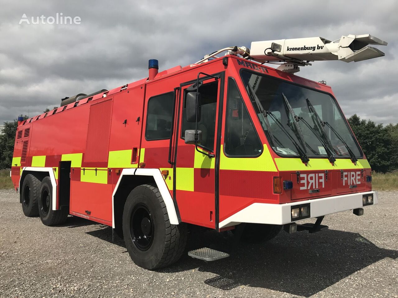 شاحنة إطفاء الحرائق الخاصة بالمطارات KRONENBURG MAC 11