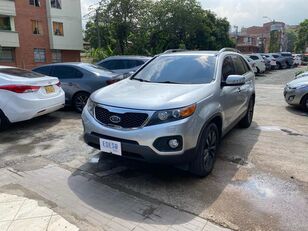 سيارة رياضية متعددة الأغراض KIA Sorento