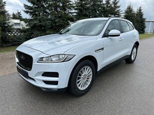 سيارة كروس أوفر Jaguar F-pace