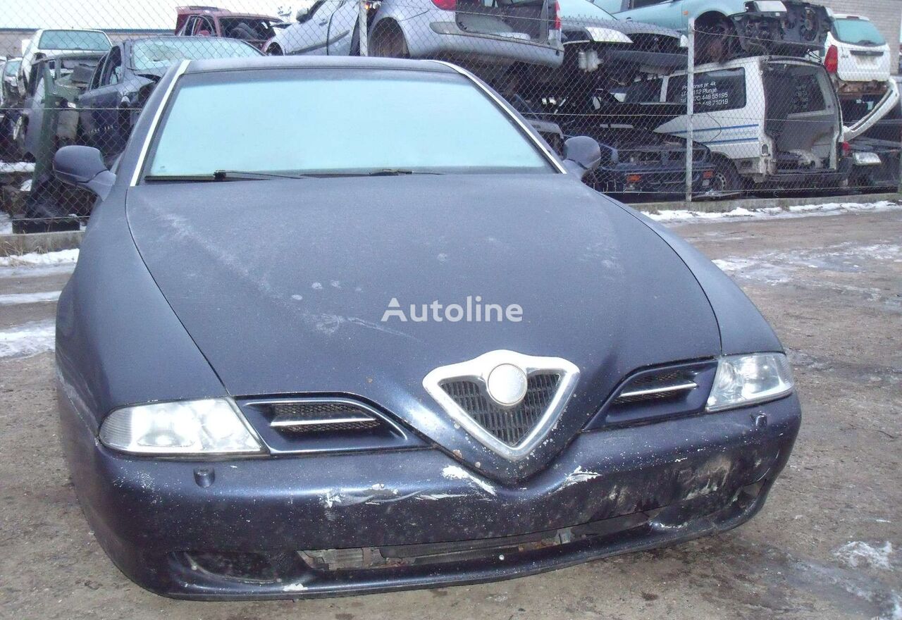 سيارة سيدان Alfa Romeo 166 من قطع الغيار