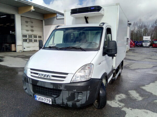 شاحنة التبريد IVECO Daily 40C15