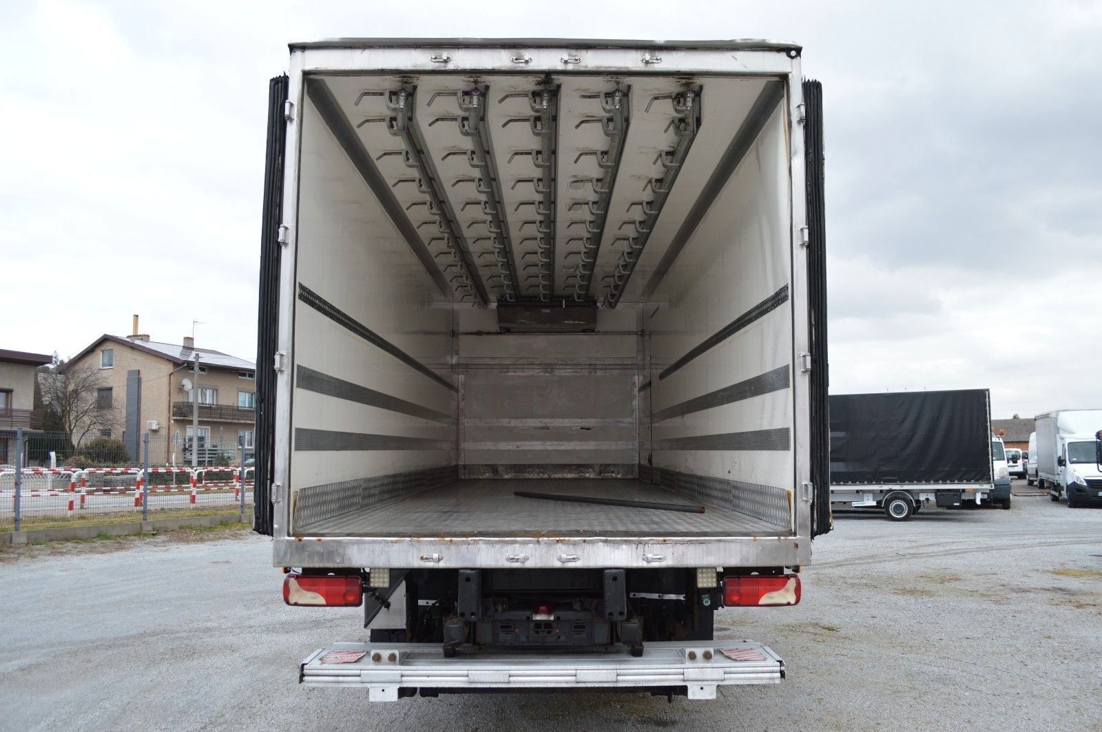 شاحنة التبريد Mercedes-Benz Actros 2541